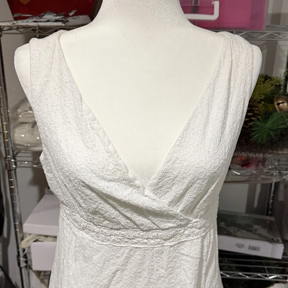 NWOT R&K Originals White Sleeveless V-Neck Summer Dress 🍊